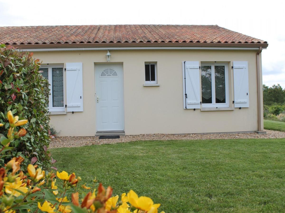 Maison Avec Jardin Proche Thermes Comprenant Lave-Linge Et Lave-Vaisselle - Fr-1-541-47 Villa La Roche-Posay Exterior photo